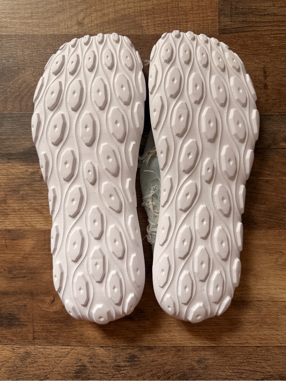 Women’s Casual Slip-On Canvas Shoes in Light Blue - Picture 4 of 4